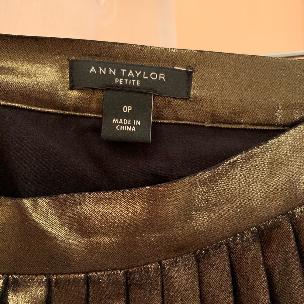 gold knee duster skirt - Picture 2 of 2
